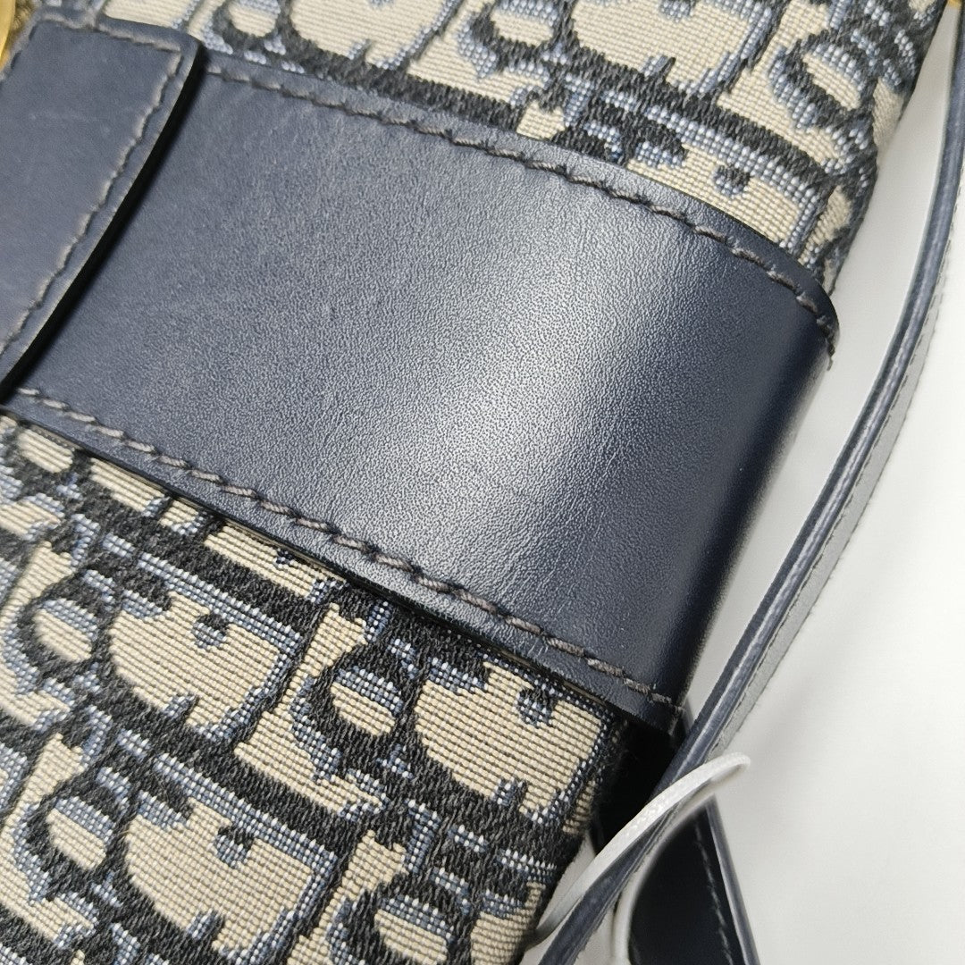 30 Montaigne Oblique Canvas Blue