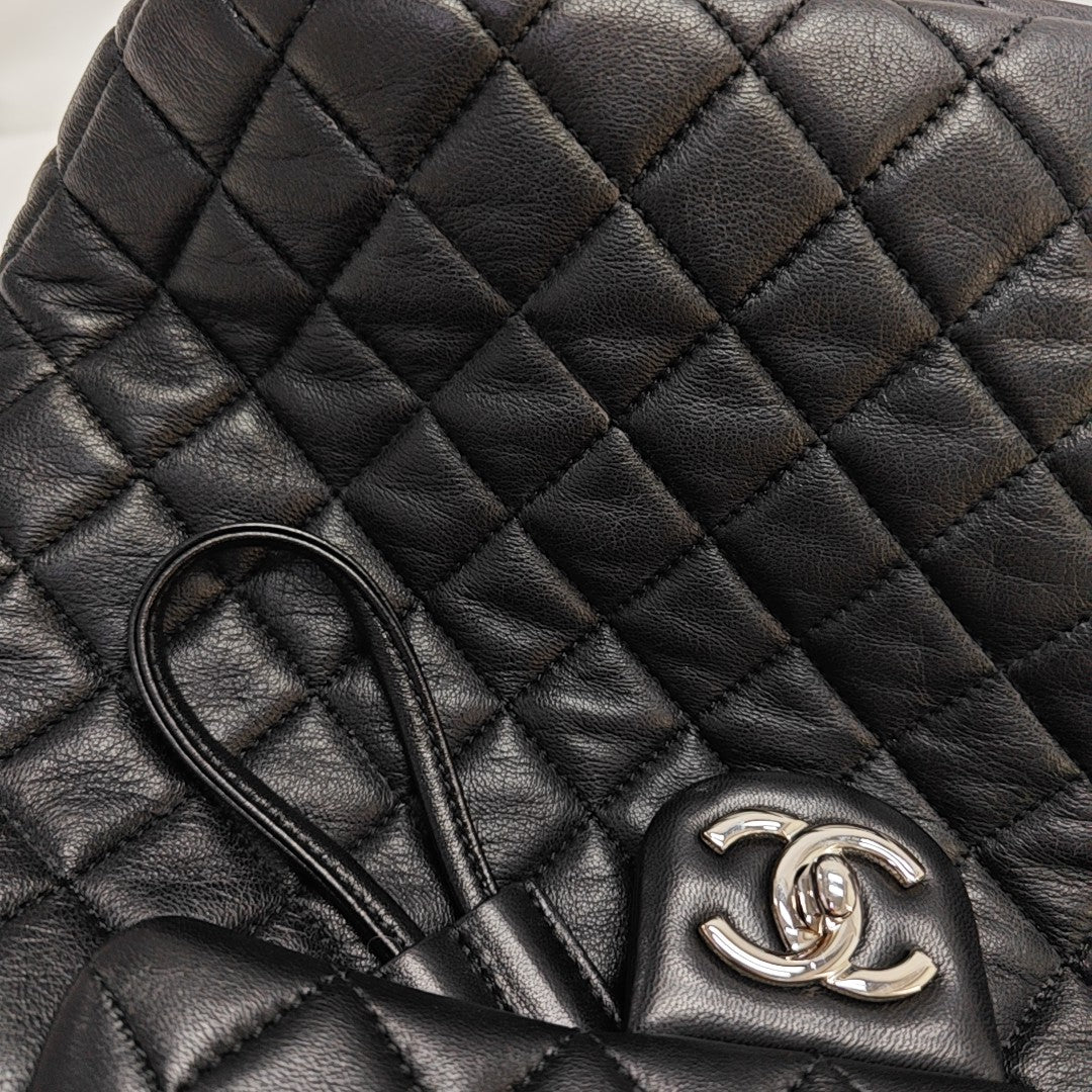URBAN SPIRIT Small Quilted Lambskin Black