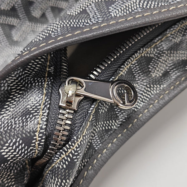 Hobo Coated Canvas Gray
