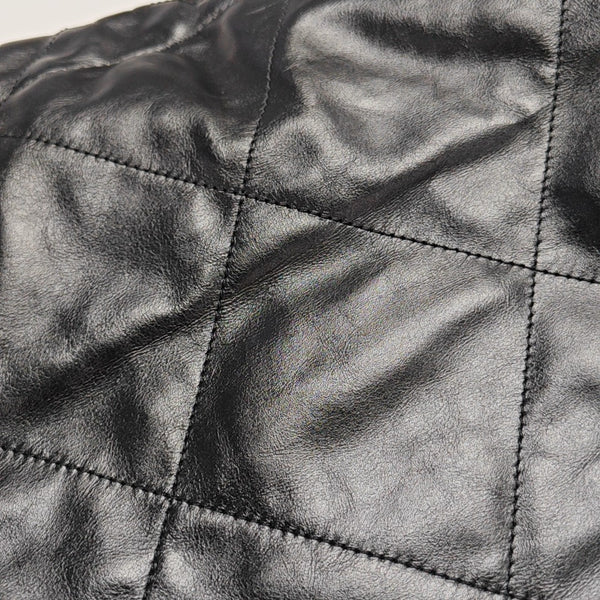 CHANEL 22 Medium Quilted Calfskin Black
