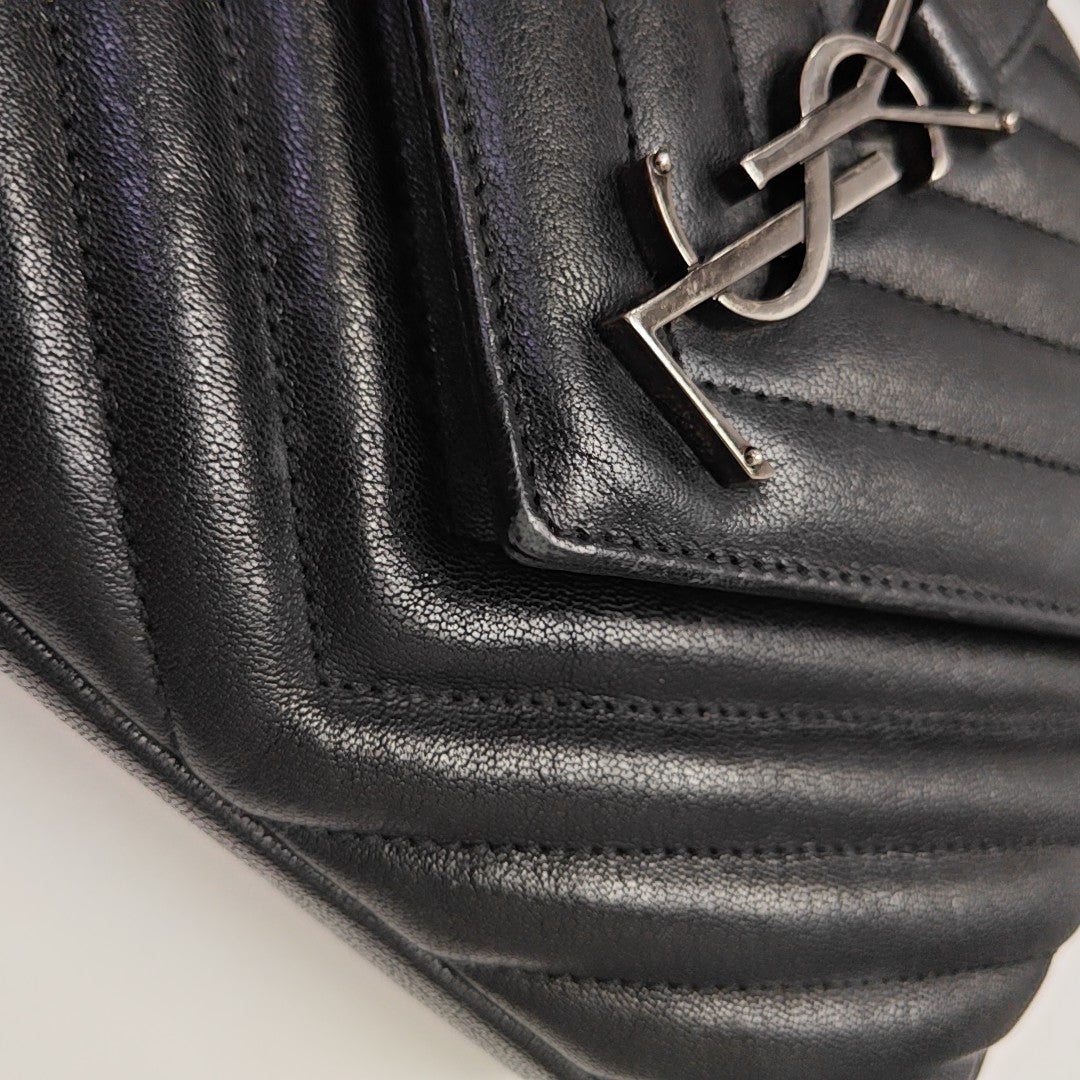 COLLEGE Medium Chevron Lambskin Black