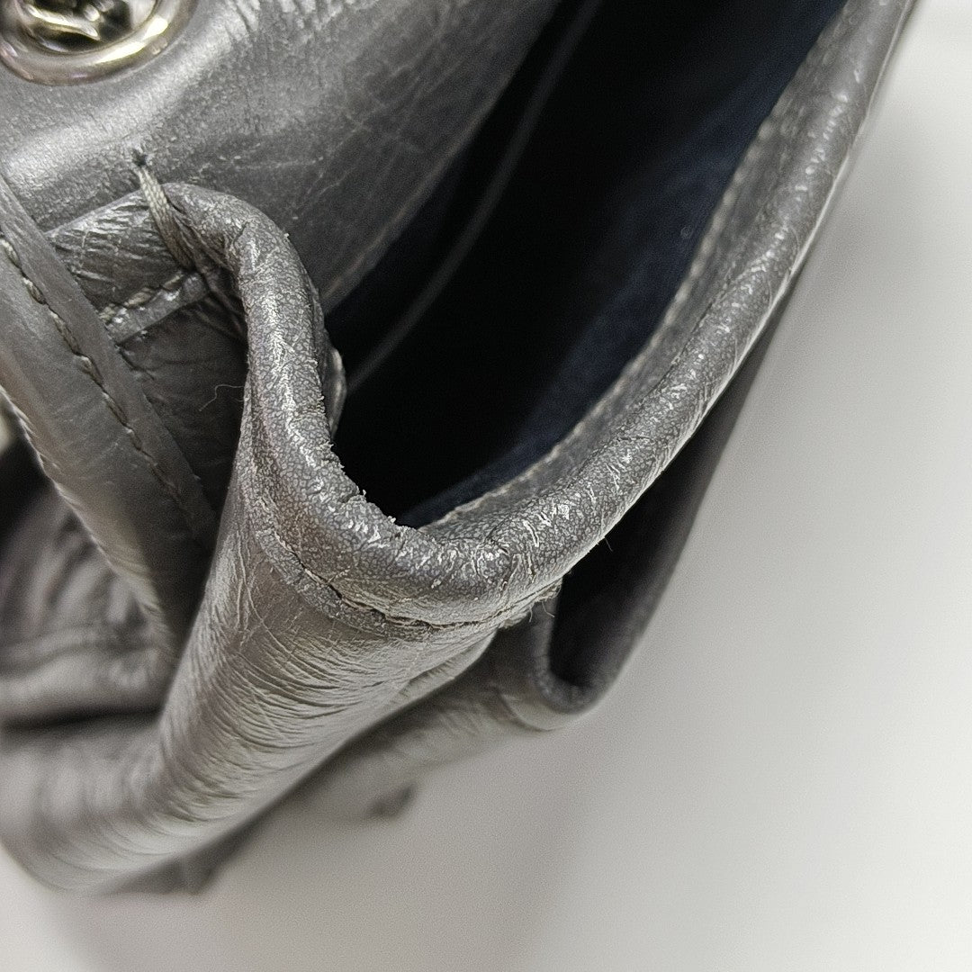 NIKI Small Chevron Calfskin Gray