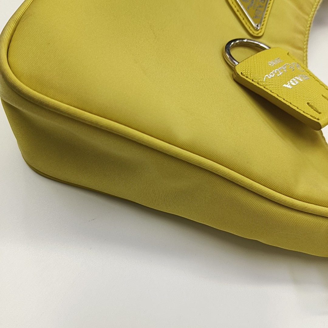 Re-Edition2000 Mini Nylon Yellow