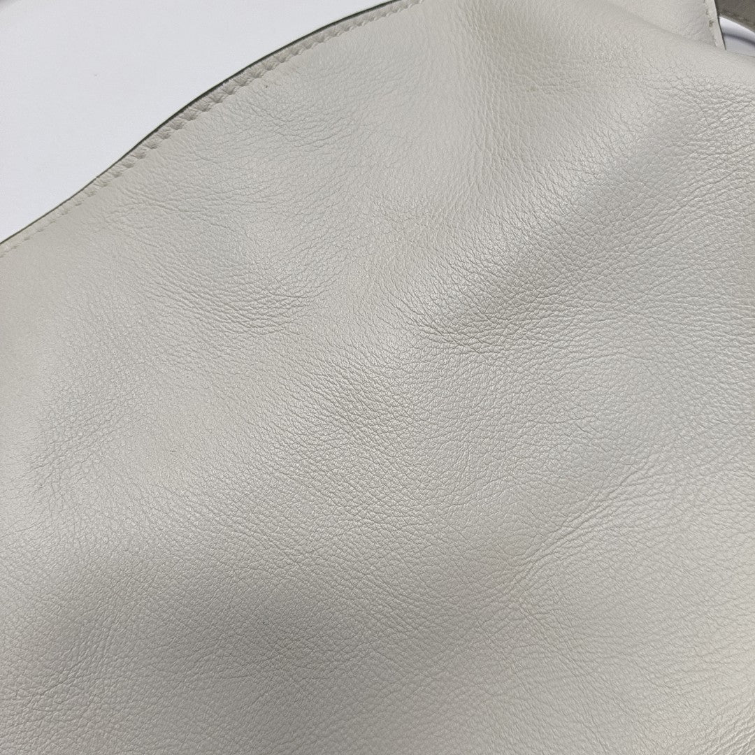 Flamenco Medium Calfskin White