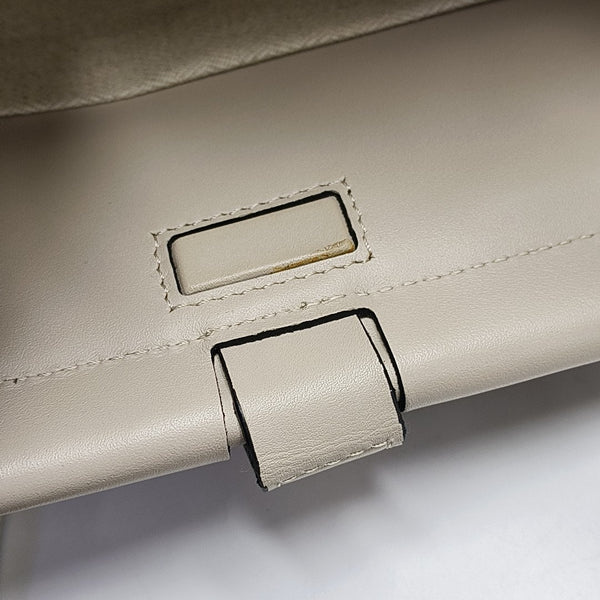 Cushion Calfskin Beige
