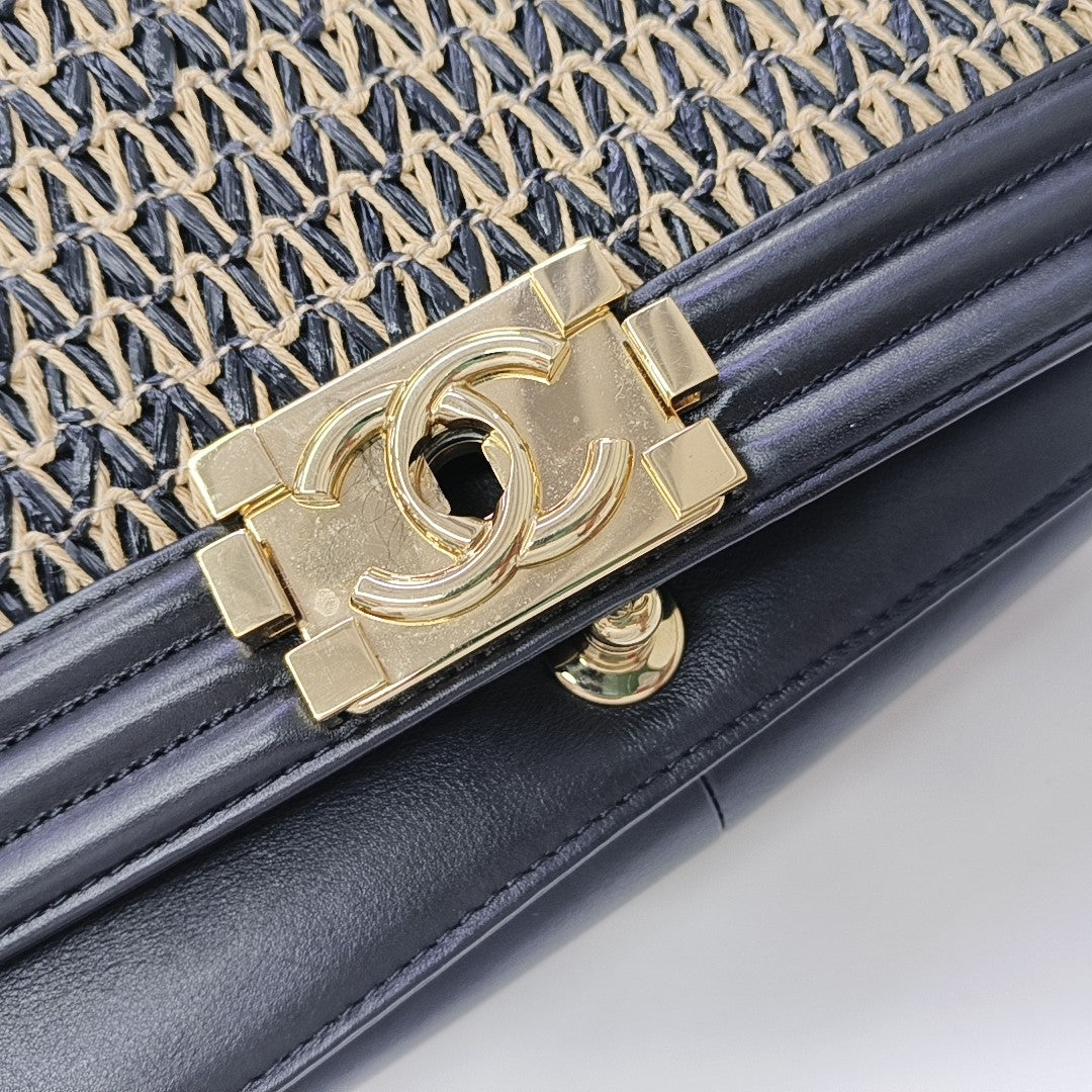 BOY CHANEL Medium Lambskin Black