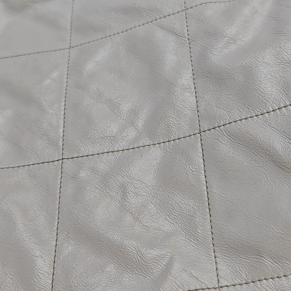 CHANEL 22 Medium Quilted Calfskin White