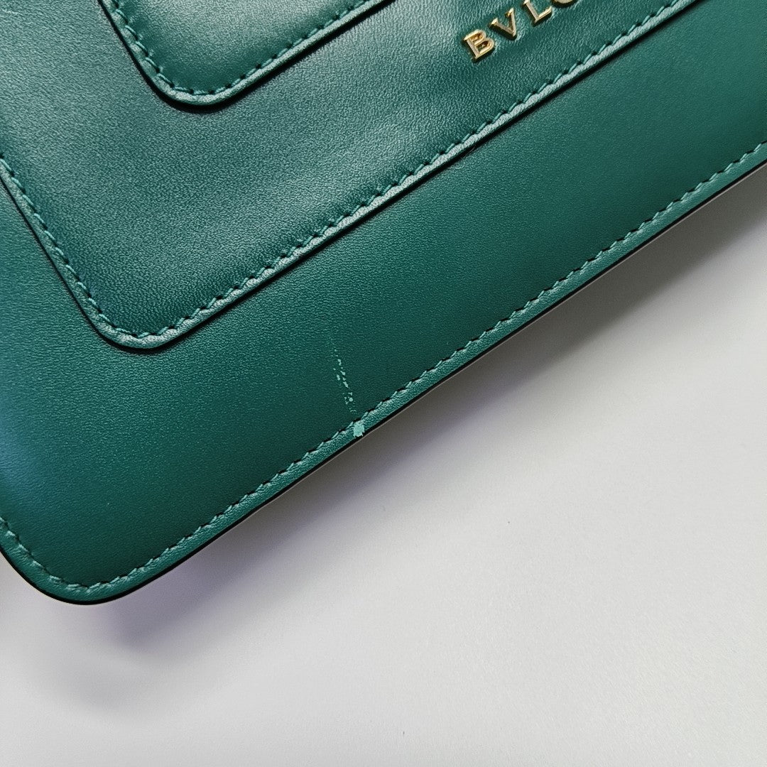 SERPENTI FOREVER Medium Quilted Calfskin Green