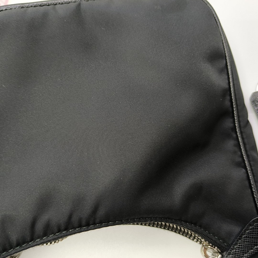 Re-Edition2005 Nylon Black