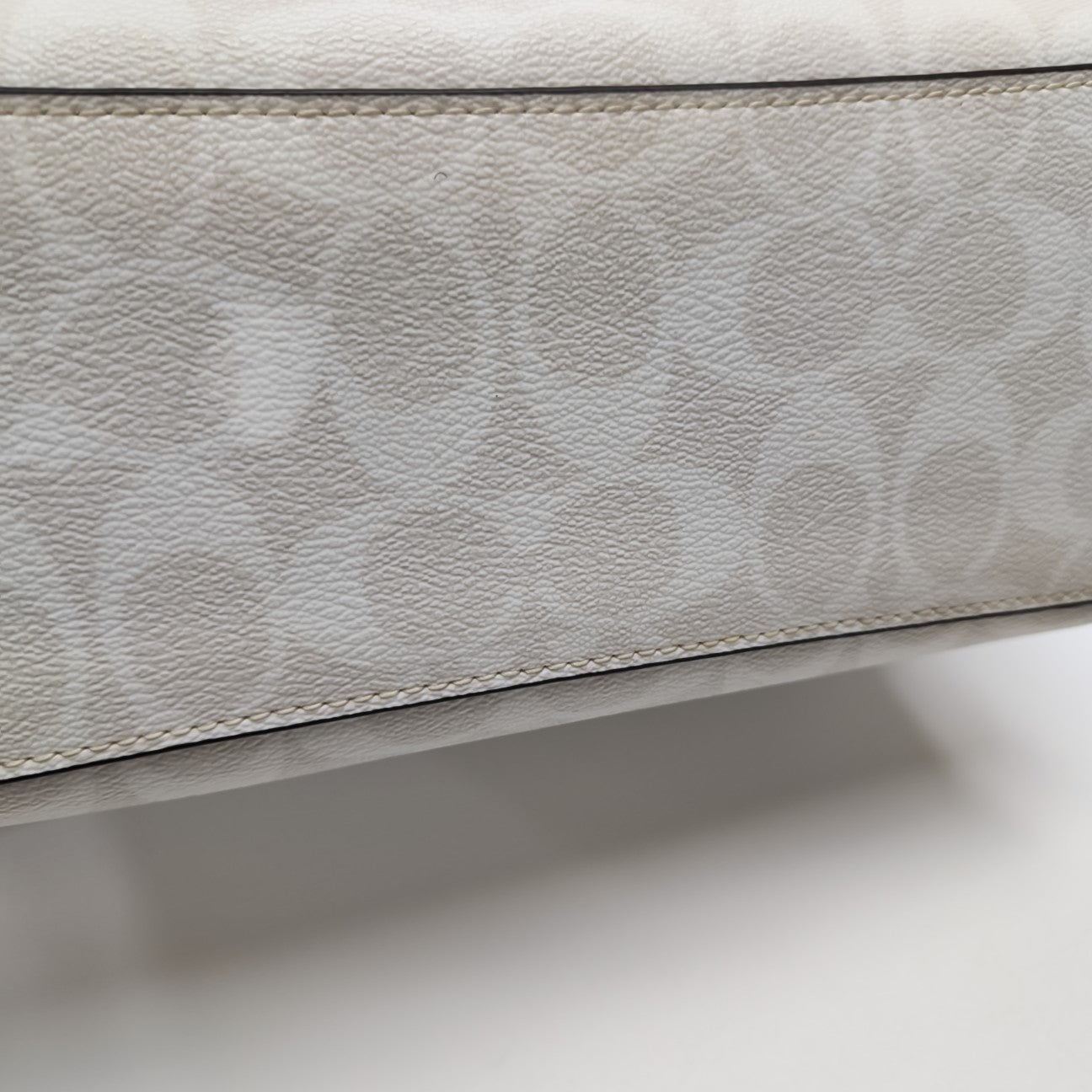 MOLLIE 25 Monogram Coated Canvas White