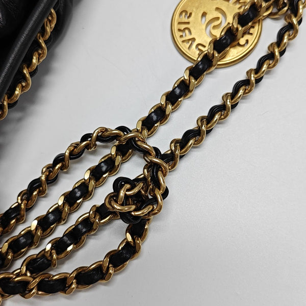 CHANEL 22 Mini Quilted Calfskin Black