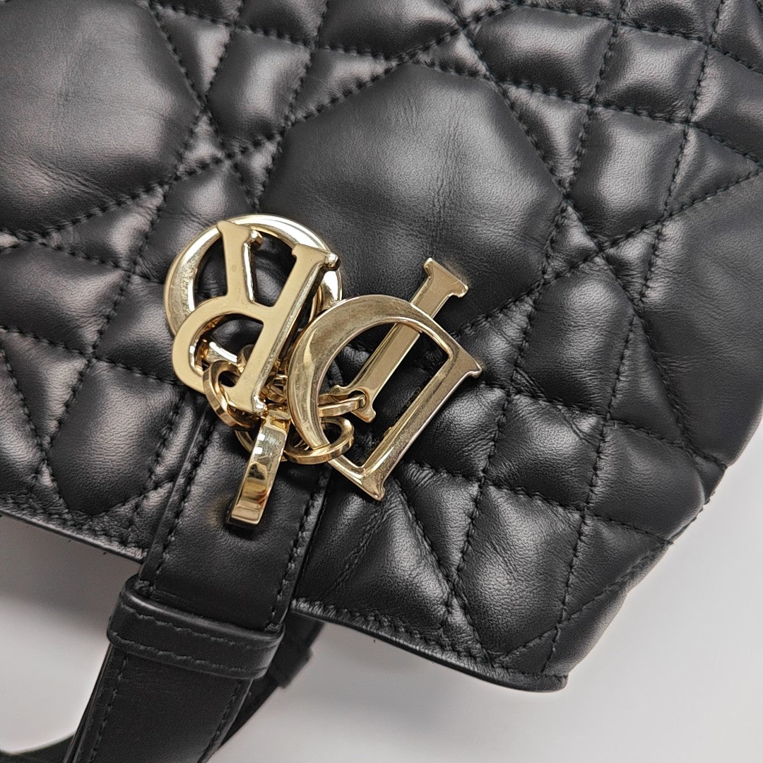 Toujours Medium Cannage Calfskin Black