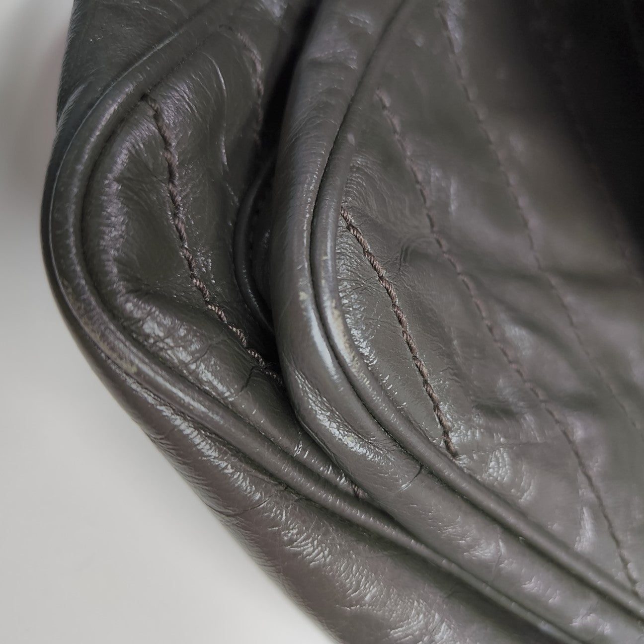 NIKI Medium Chevron Calfskin Gray