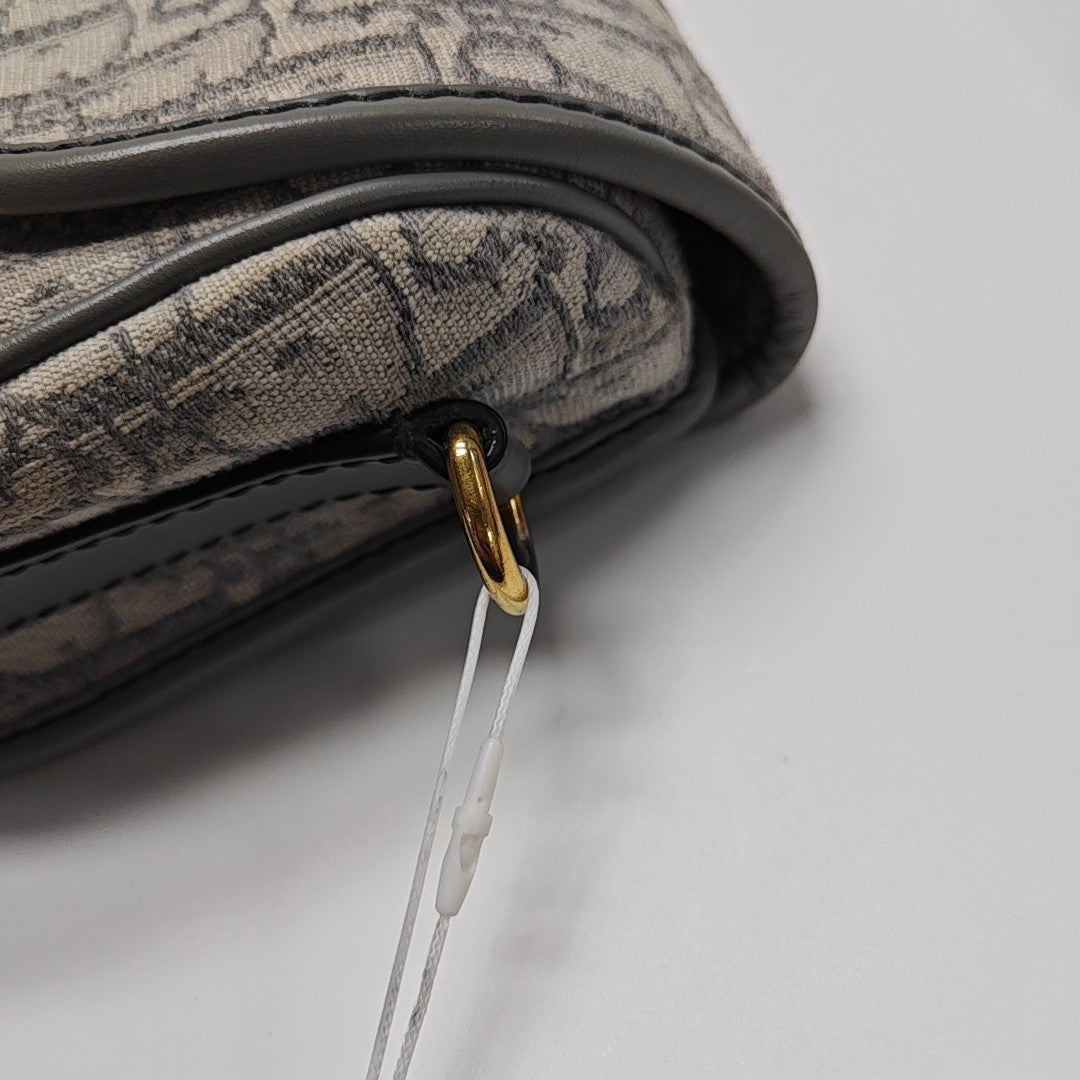 Bobby Medium Oblique Canvas Gray