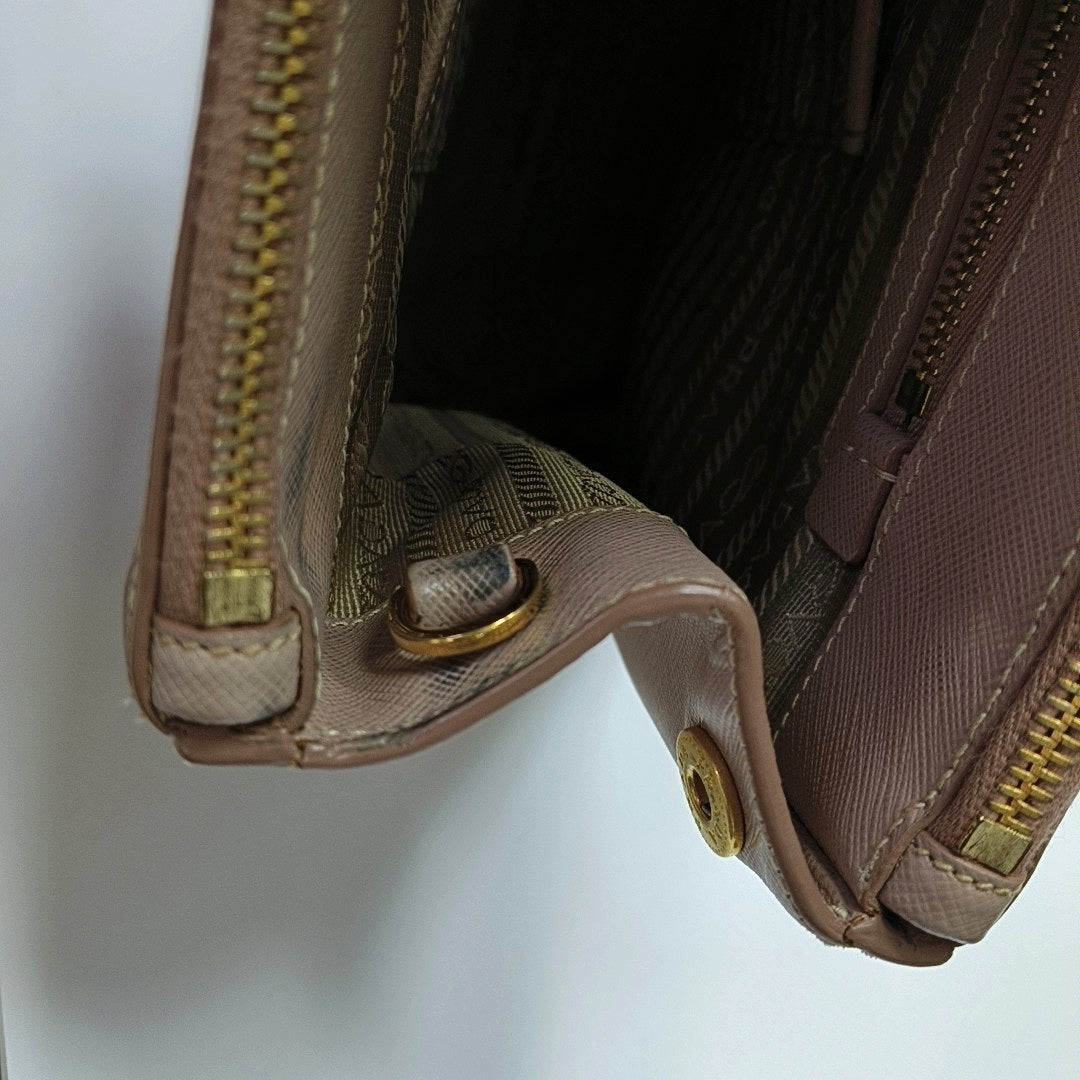 Authenticated pre-owned  Galleria Large Saffiano Calfskin Pink - Tote Bag at Looply