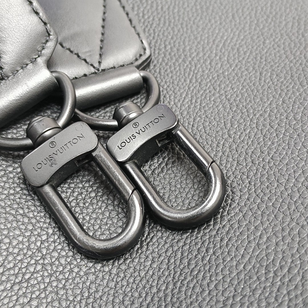 AEROGRAM Calfskin Black