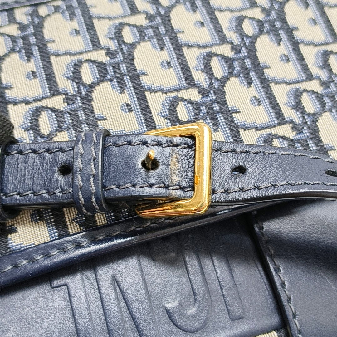 30 Montaigne Oblique Canvas Blue