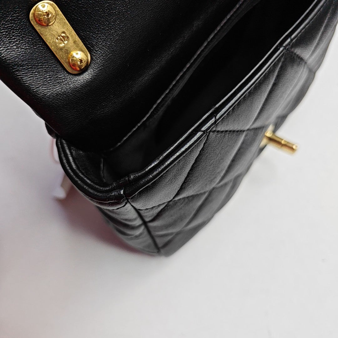 CLASSIC FLAP Quilted Lambskin Black