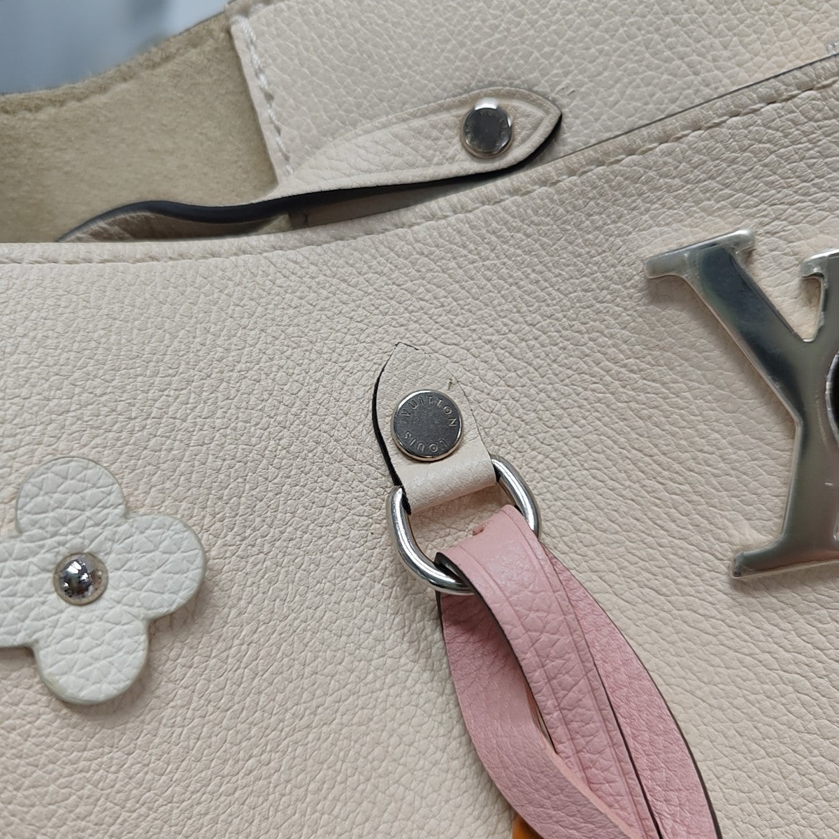 LOCKME Calfskin Beige