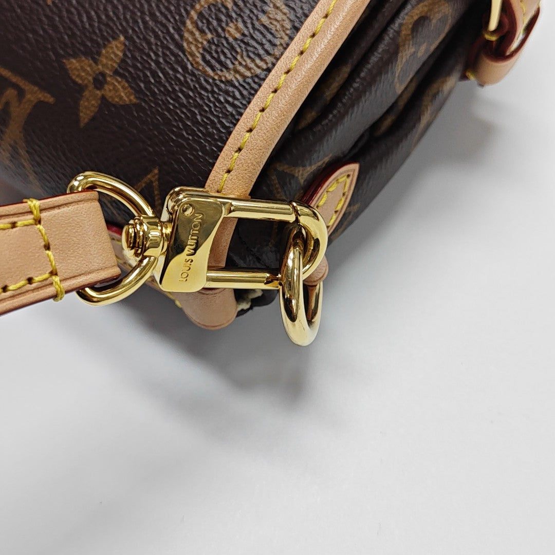 SAUMUR BB Monogram Coated Canvas Brown