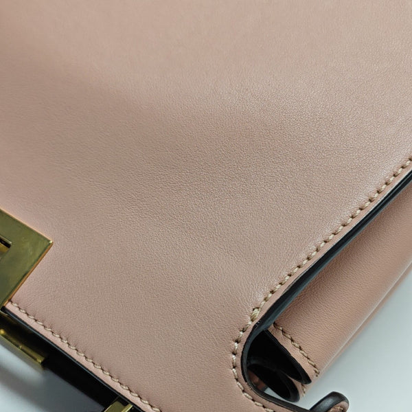 Peekaboo  Essential Medium Calfskin Pink