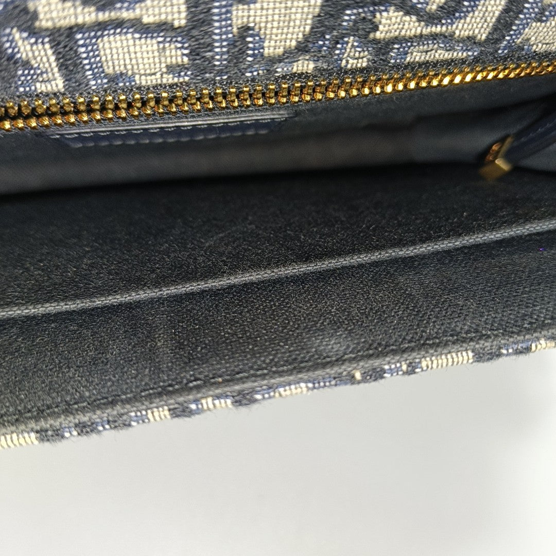 30 Montaigne Oblique Canvas Blue