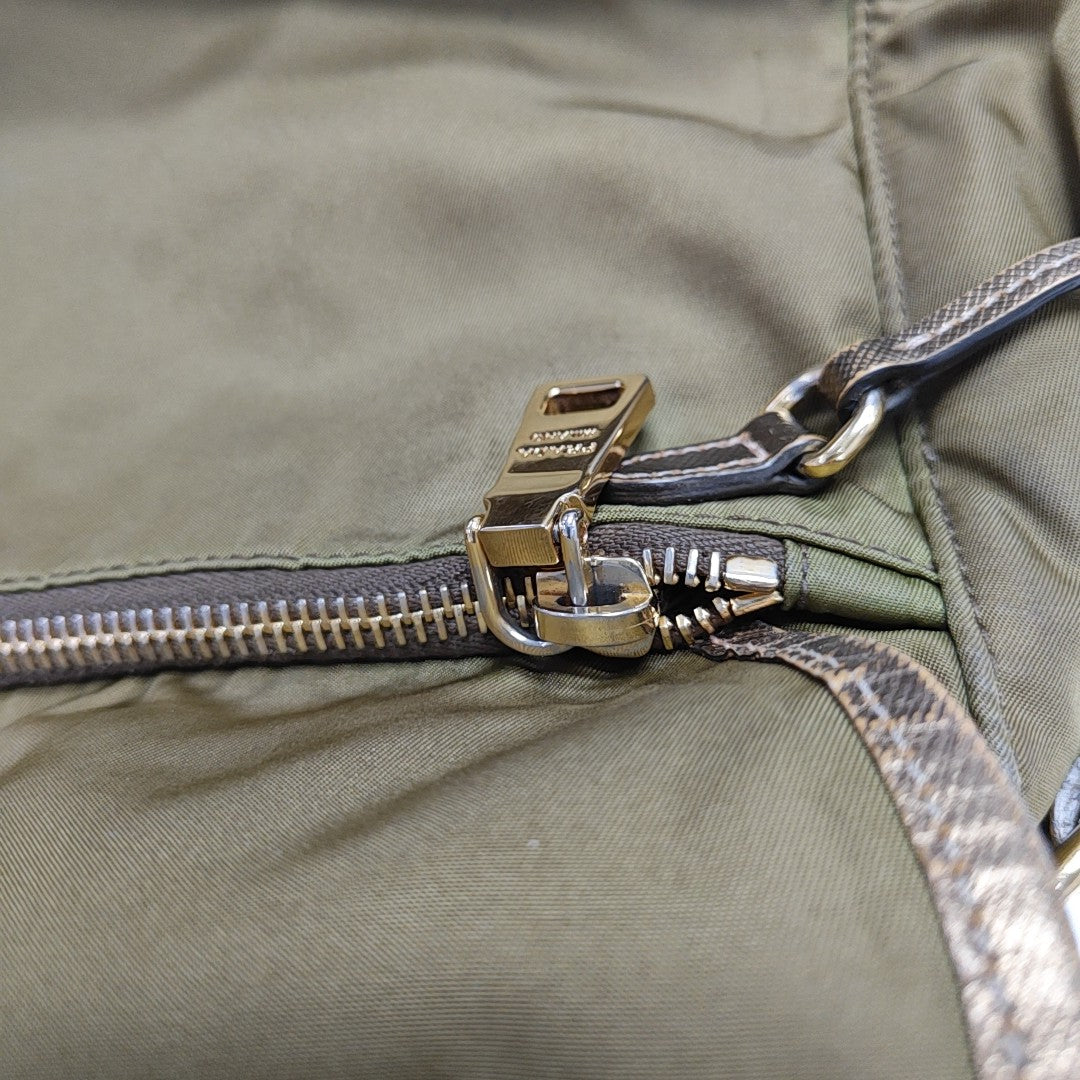 Vela Messenger Bag Nylon Green