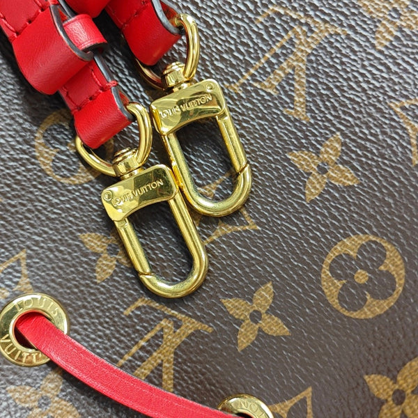 Authenticated pre-owned  NÉONOÉ MM Monogram Coated Canvas Brown - Bucket Bag at Looply