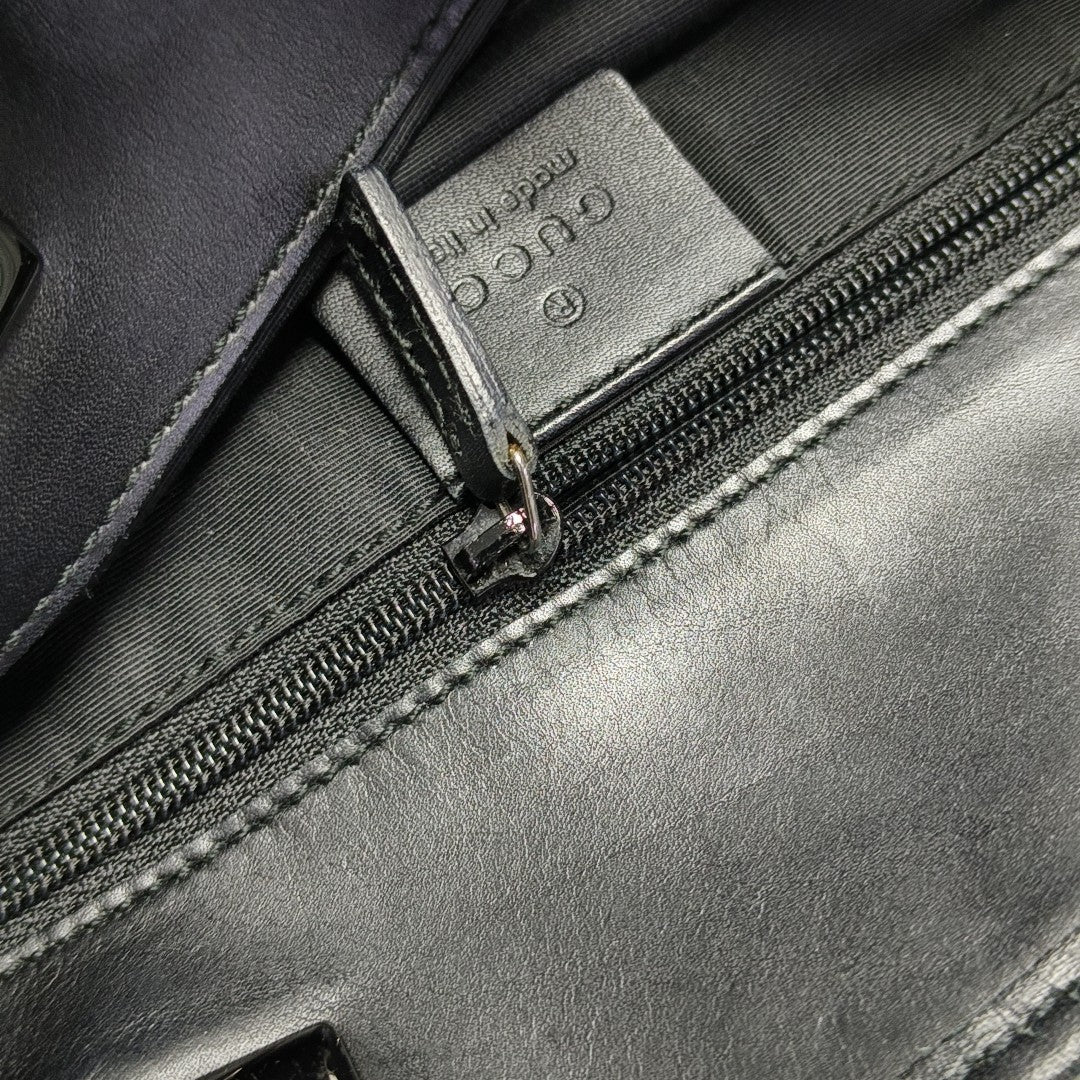 Monogram Canvas Black