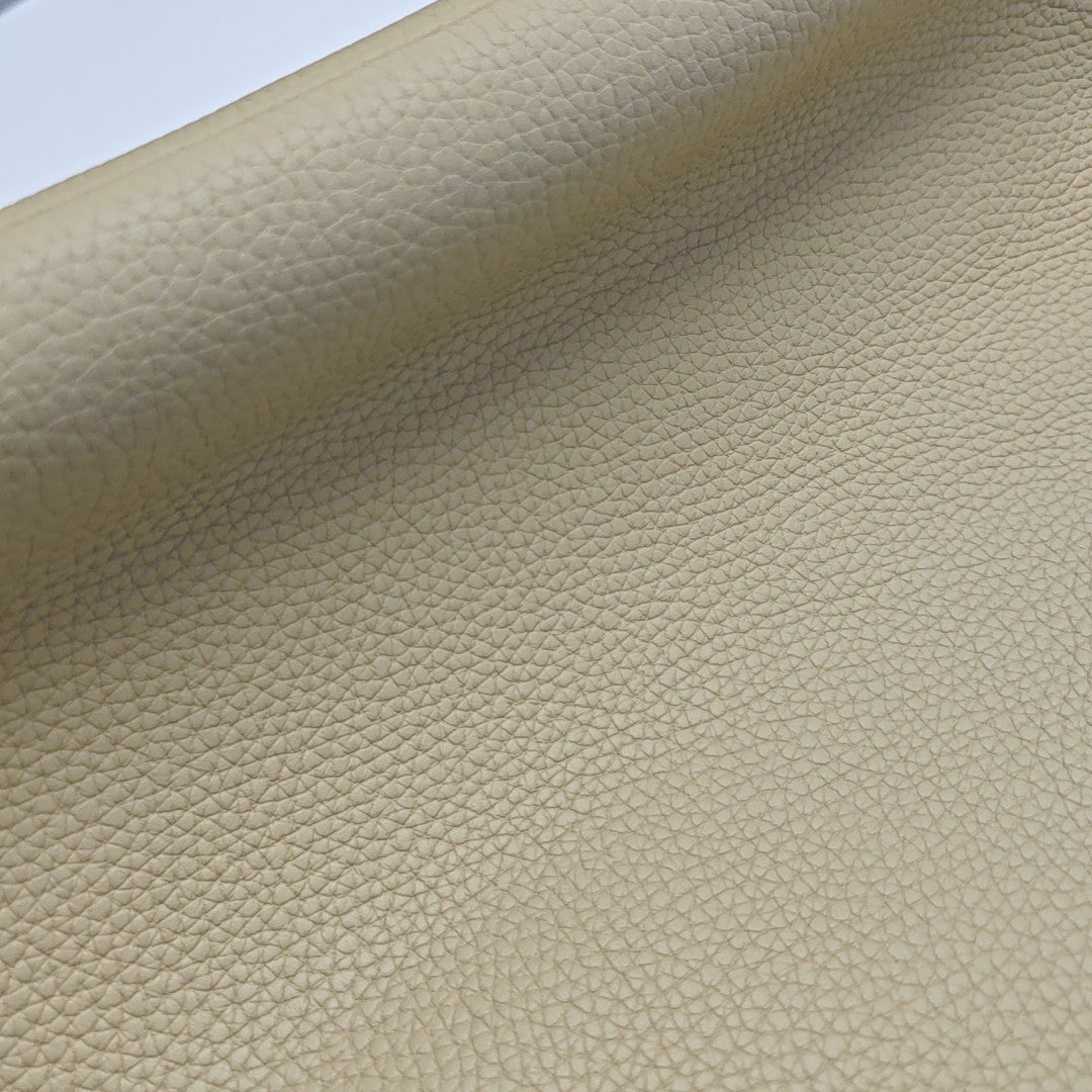 Calfskin Tote Bag Medium Beige