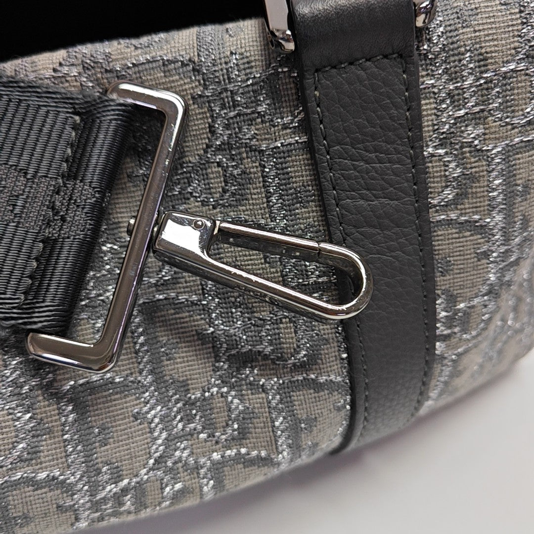 Oblique Canvas Shoulder Bag Gray