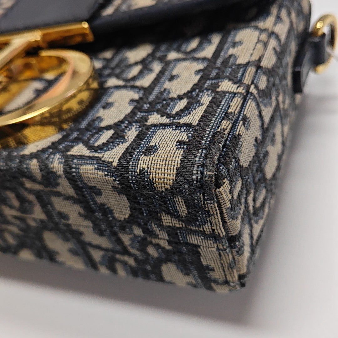30 Montaigne Mini Oblique Canvas Blue