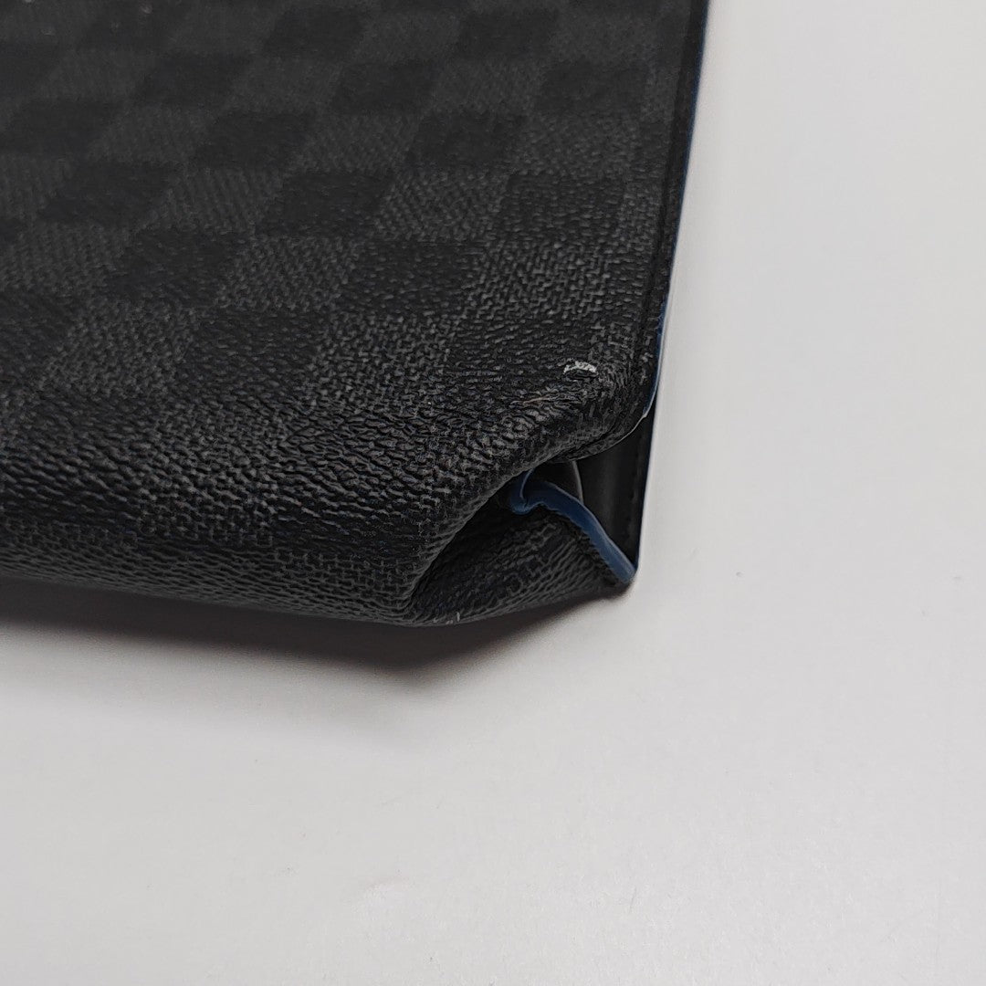 Pochette Voyag MM Damier Graphite Coated Canvas Gray