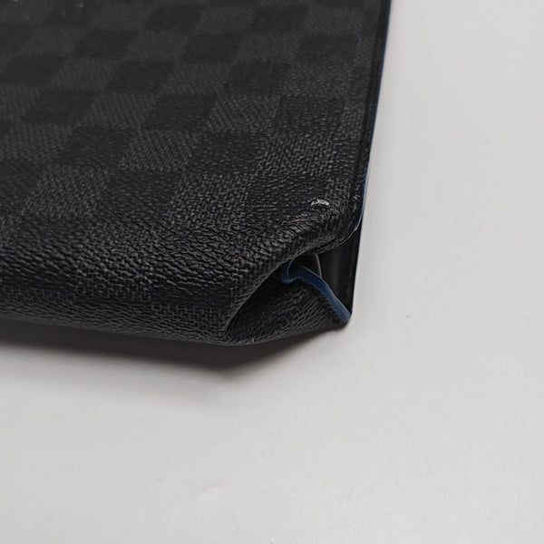 Pochette Voyag MM Damier Graphite Coated Canvas Gray