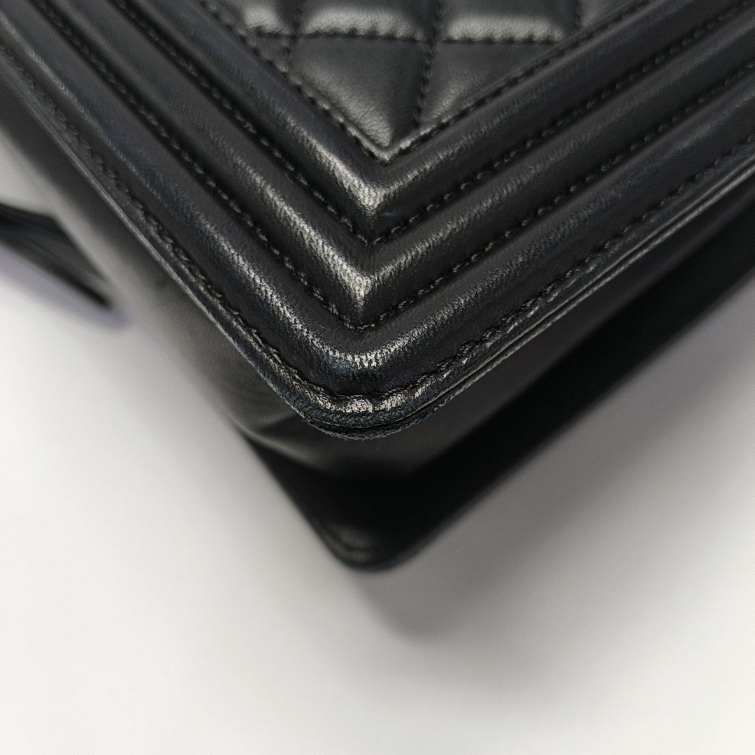 BOY CHANEL Medium Quilted Calfskin Black
