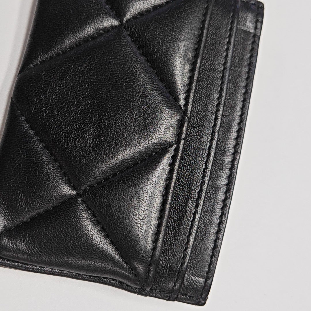 CHANEL 19 Small Quilted Lambskin Black Card Holder