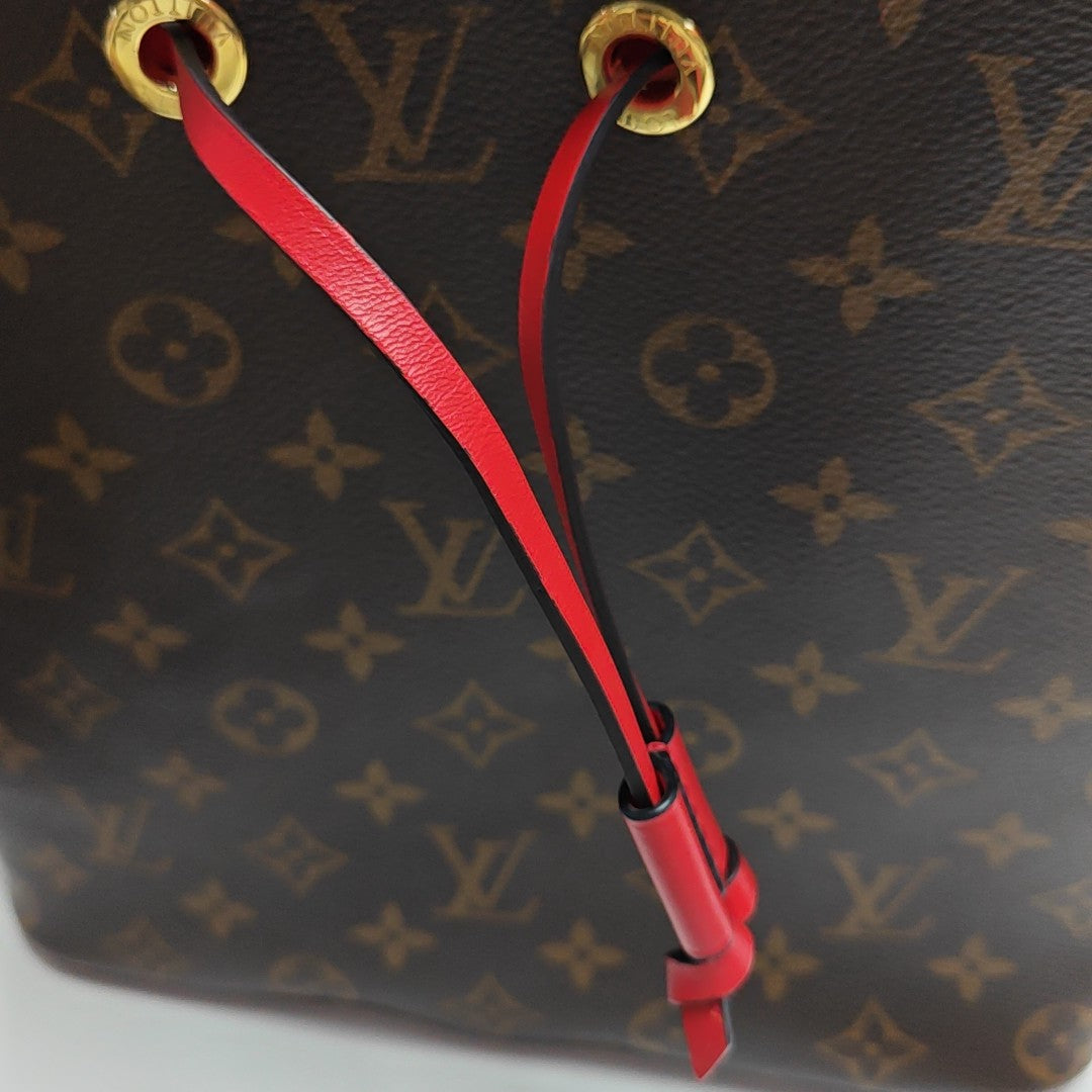 NÉONOÉ MM Monogram Coated Canvas Brown