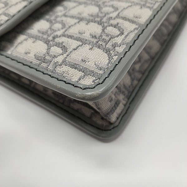 30 Montaigne Oblique Canvas Gray