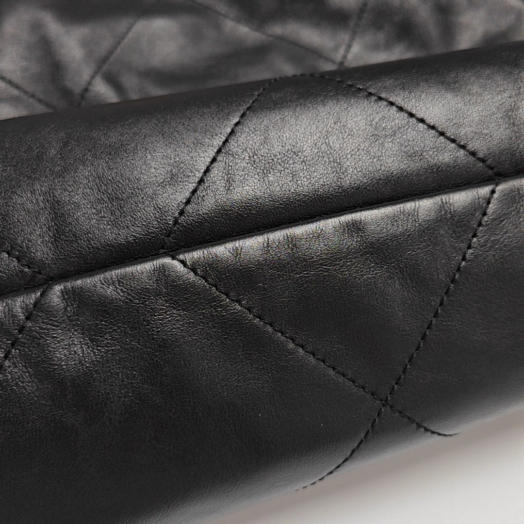 CHANEL 22 Small Quilted Calfskin Black