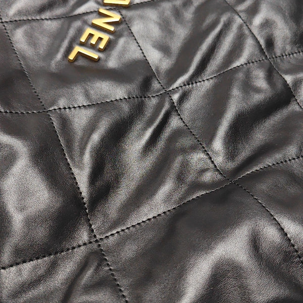 CHANEL 22 Small Quilted Calfskin Black