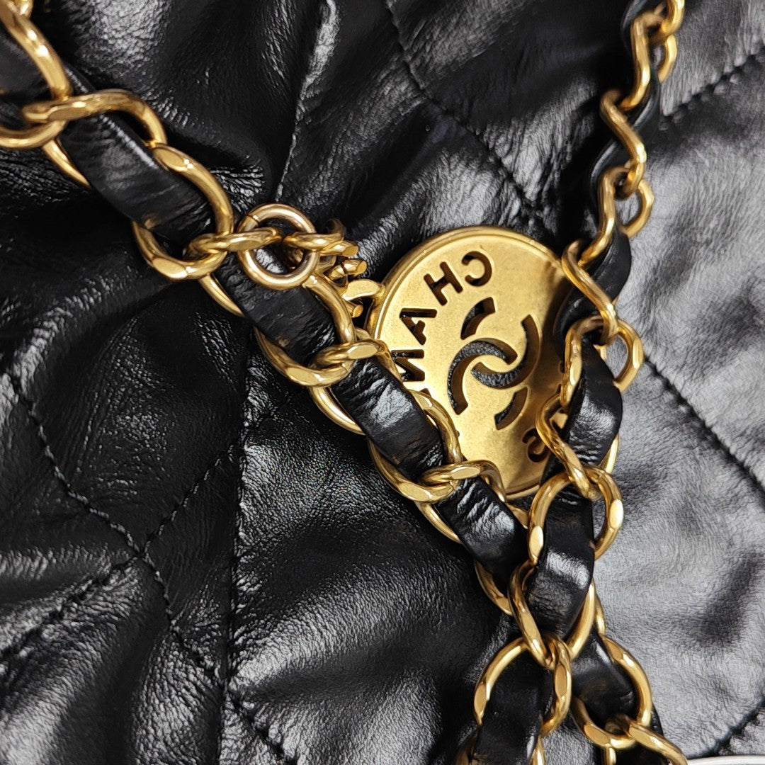 CHANEL 22 Small Quilted Calfskin Black