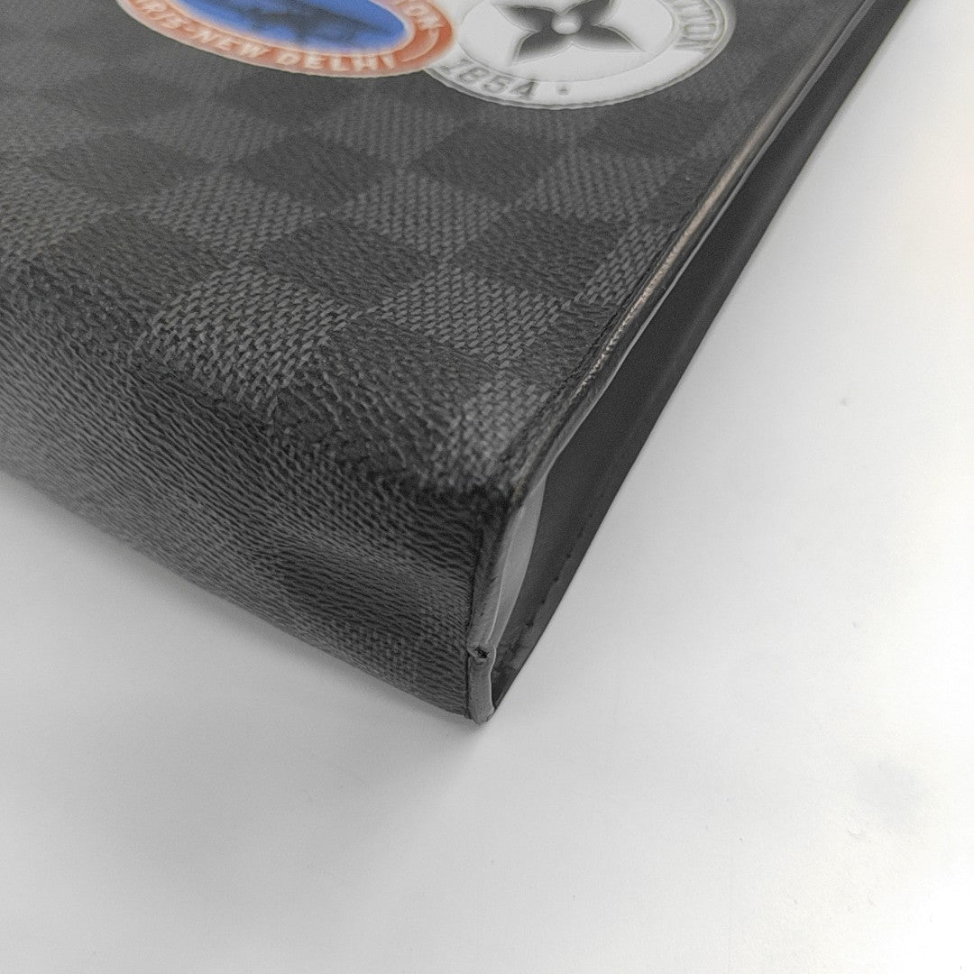 Pochette Voyag MM Damier Graphite Coated Canvas Gray