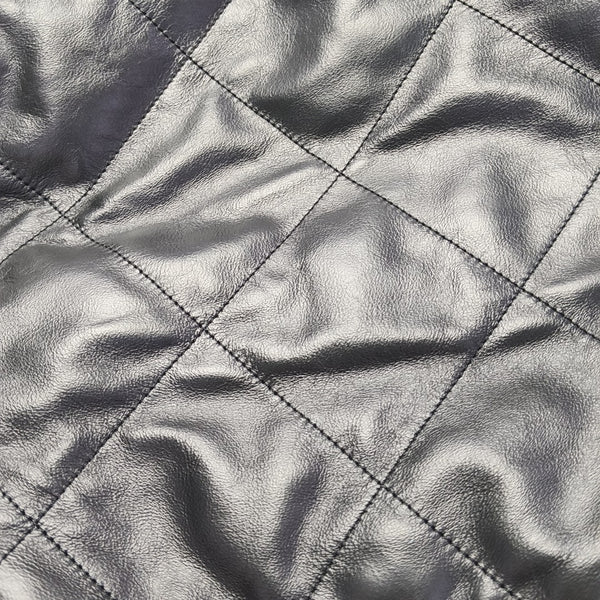 CHANEL 22 Small Quilted Calfskin Black