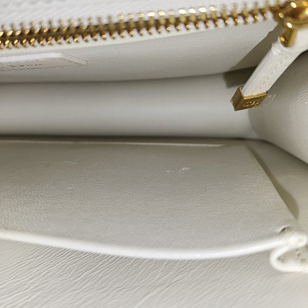 30 Montaigne Calfskin White