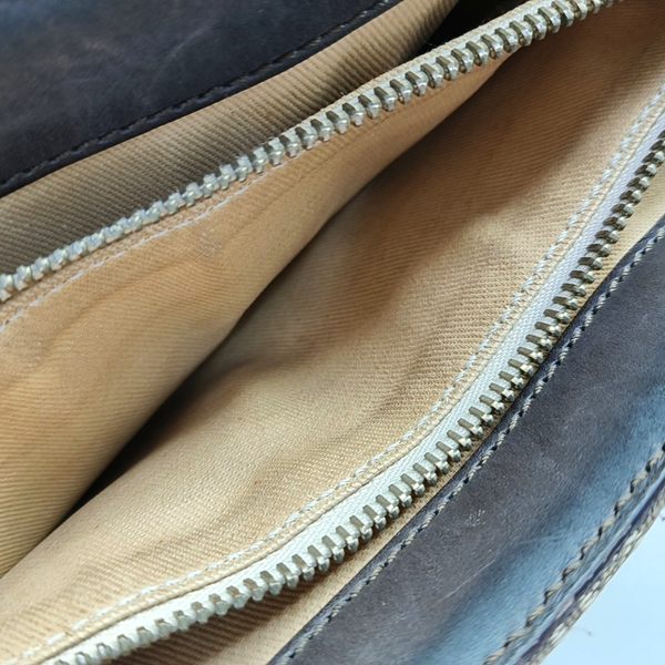 Canvas Brown