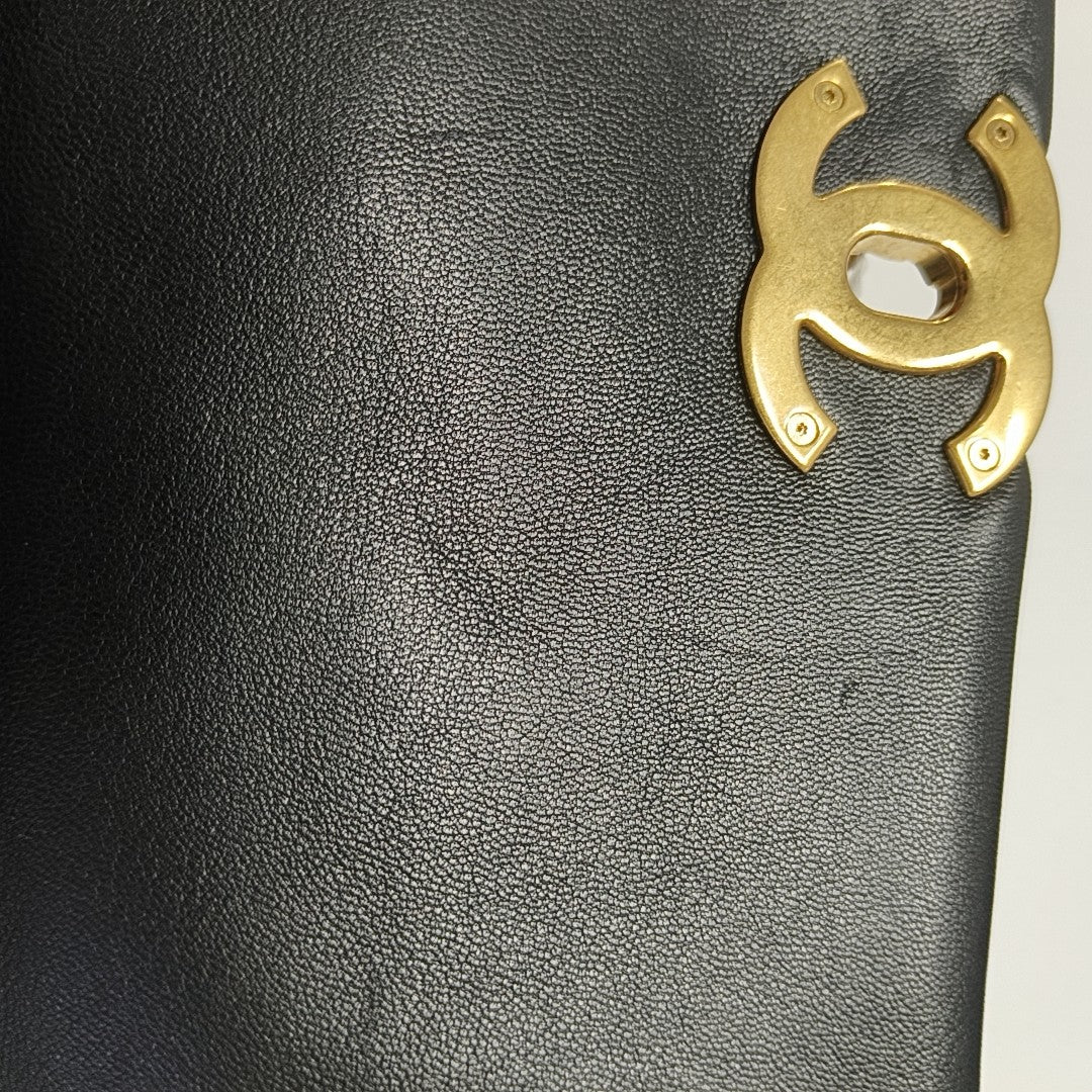 CHANEL 19 Small Quilted Lambskin Black