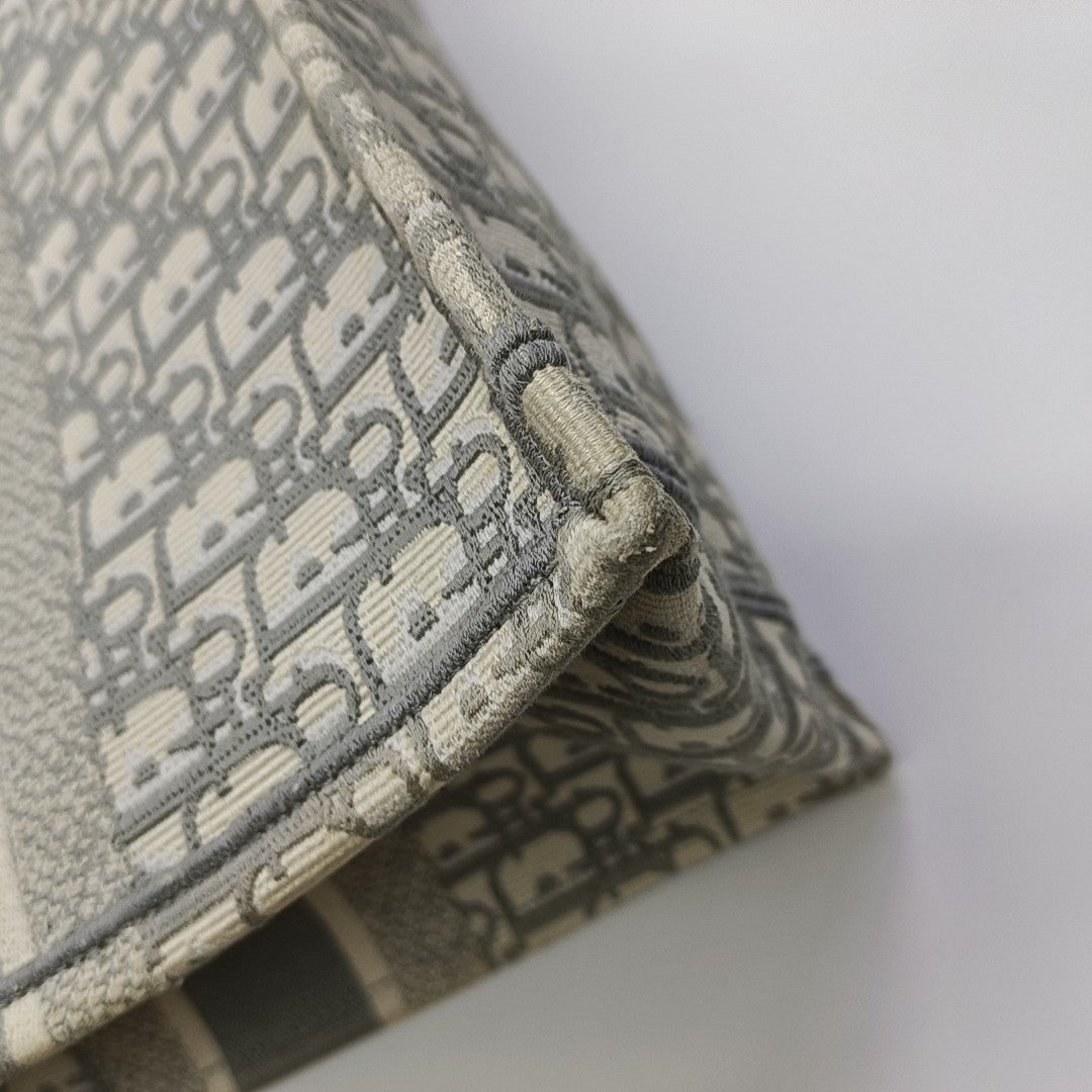 Book Tote Medium Oblique Canvas White