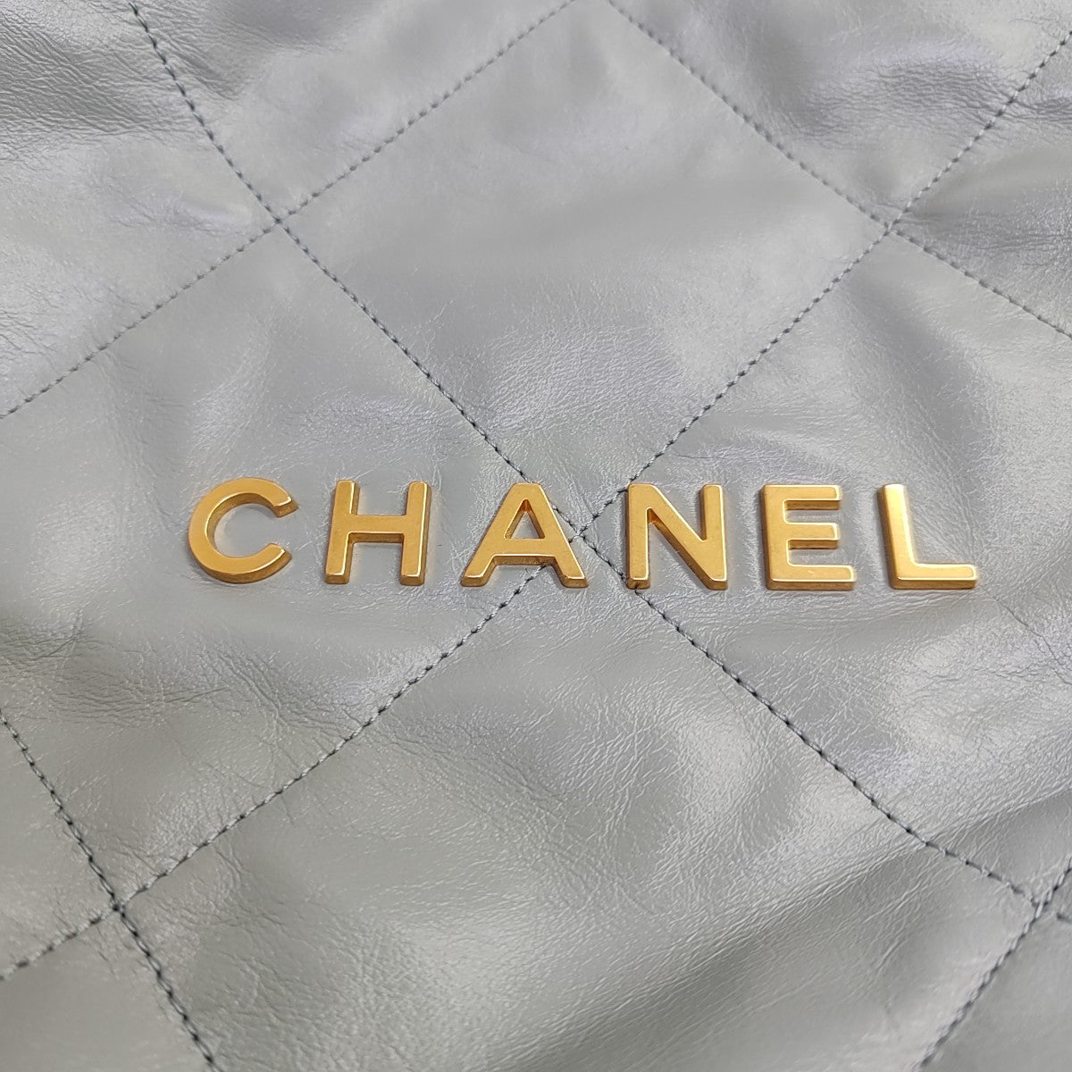 CHANEL 22 Medium Quilted Calfskin Green