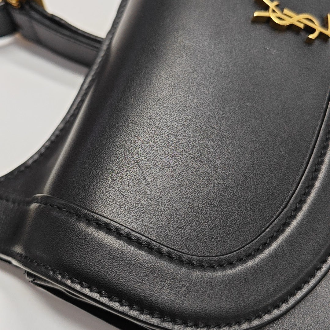 MONOGRAM Medium Calfskin Black