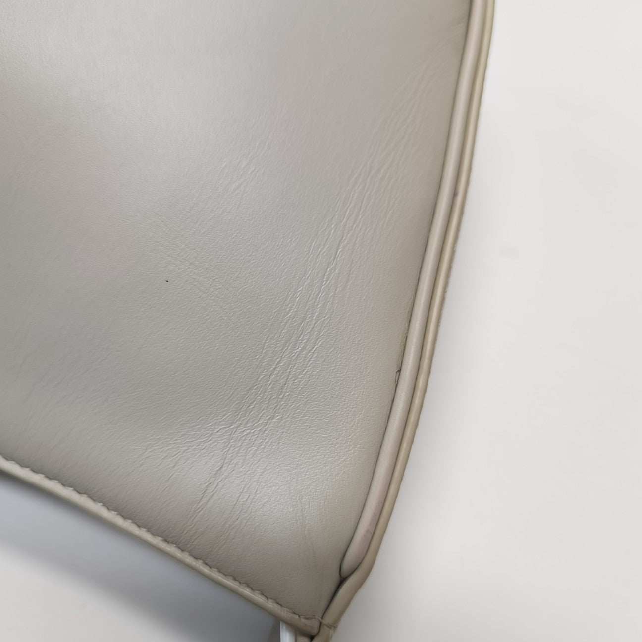 LE 5 À 7 Small Calfskin White